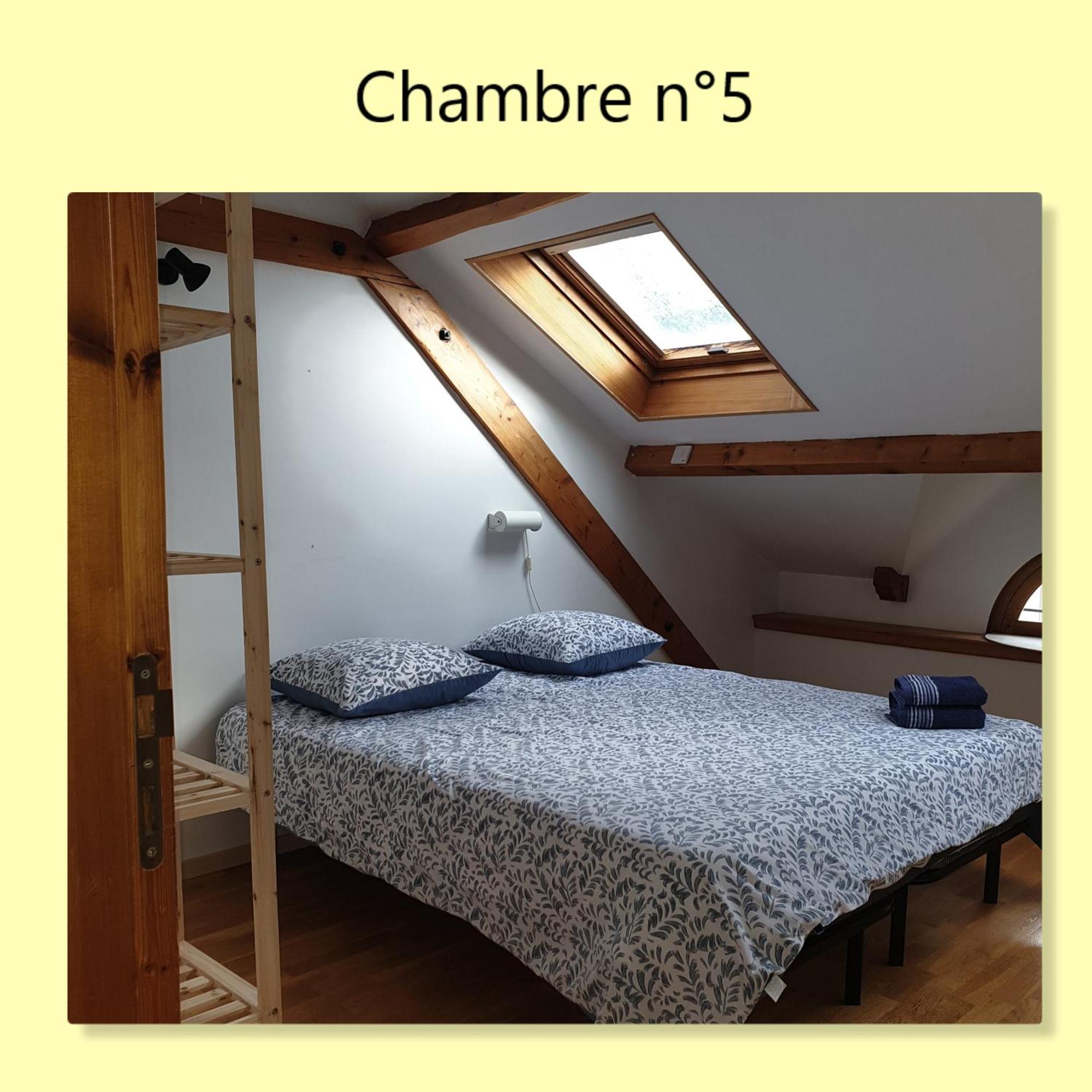 Tres Bel Appartement Avec Piscine Дин Ле Бен Екстериор снимка